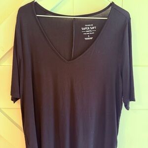 Torrid Black V-Neck Super Soft Knits Short Sleeve Tee Size 1 (US 14/16 or 1X)